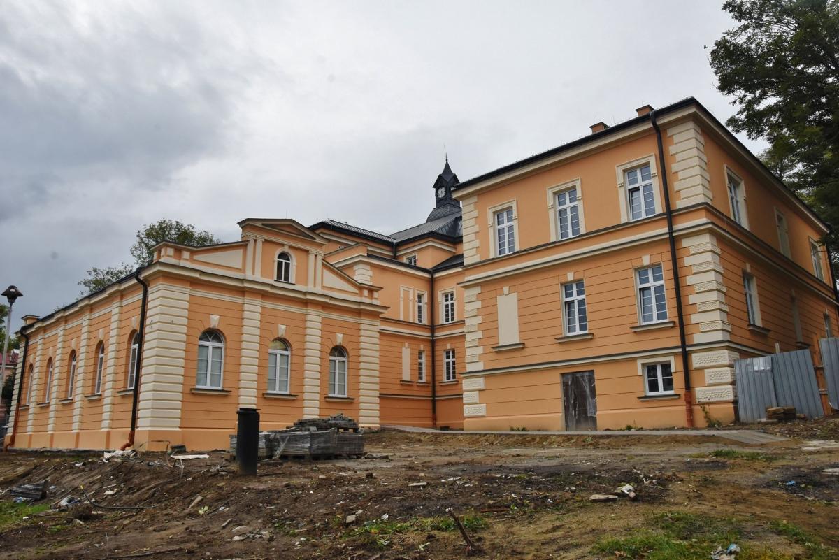 Sala rycerska już jest. Teraz czas na hospicjum