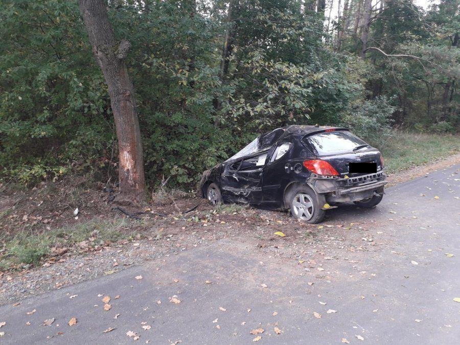 Tragedia na drodze. Uderzył w drzewo. Zmarł w szpitalu