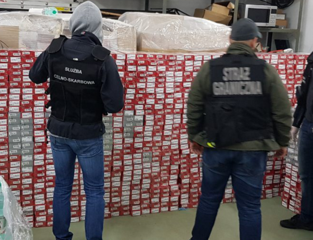 Kierowca stracił towar i samochód