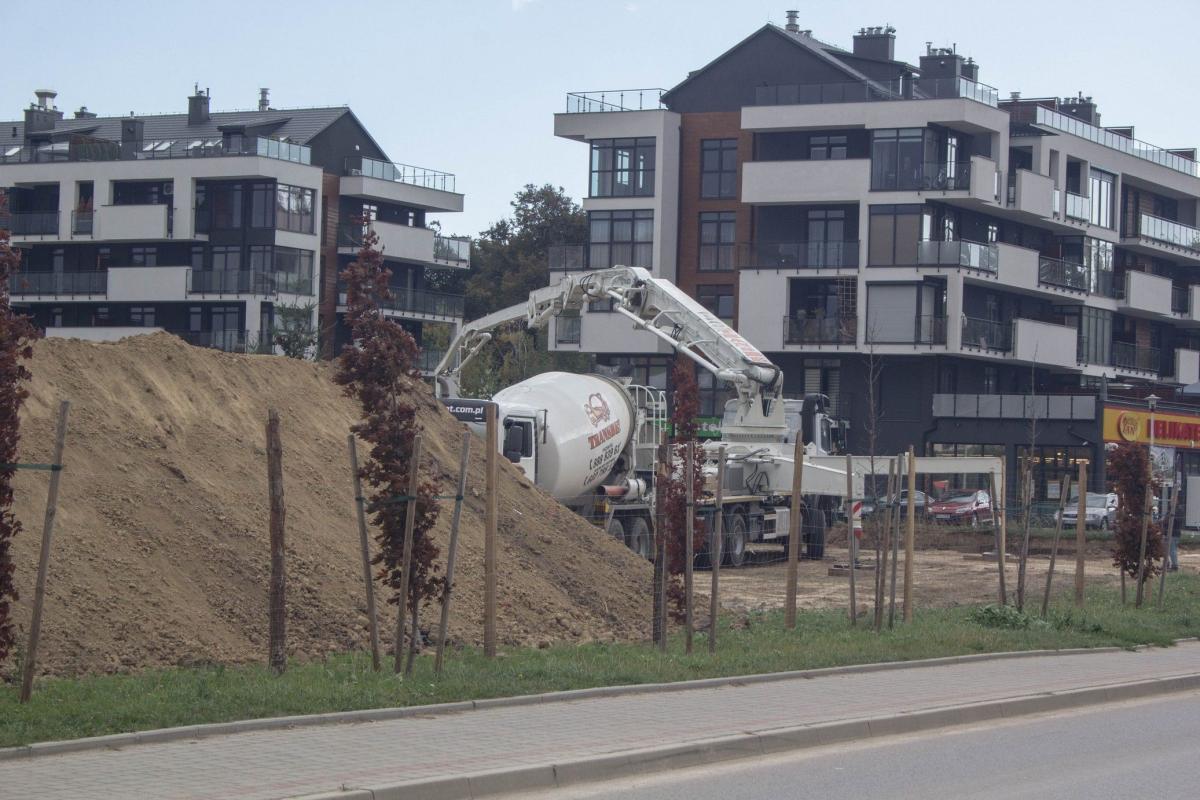 Mieszkańcy bloków na osiedlu Piłsudskiego nie chcą betonowej dżungli. Sprawa jest przegrana? 