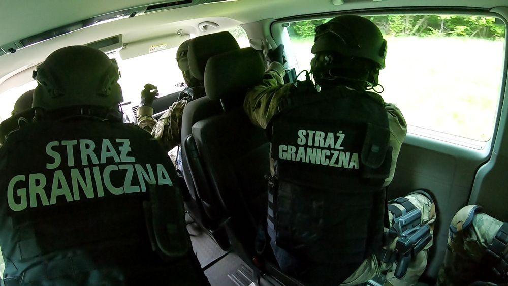 Łodziami przerzucał migrantów... Przemytnik ludzi wpadł w Medyce
