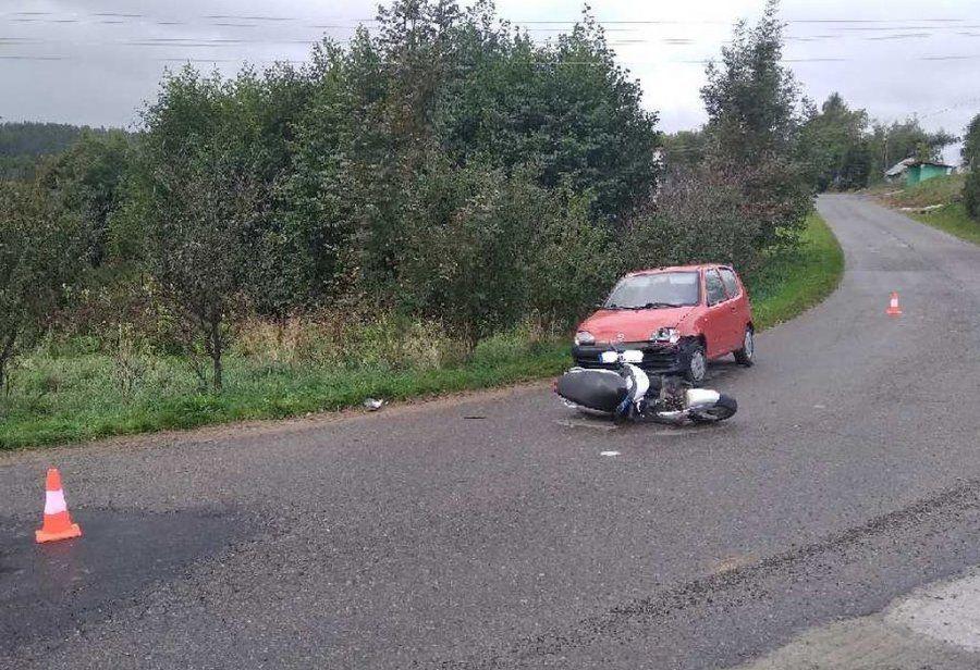 91-latek jadący na motorowerze zderzył się z osobówką