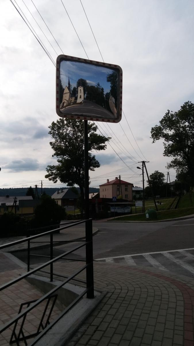 Lustro wróciło na skrzyżowanie