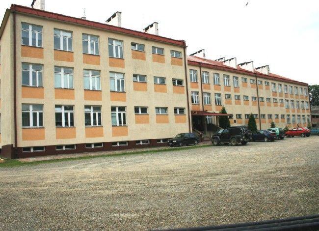 – Włodarze gminy zakpili z naszych dzieci! – grzmią rodzice