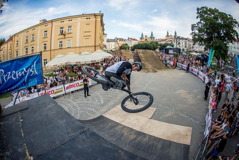 Przeżyjmy to jeszcze raz! Bike Town Przemyśl, czyli podniebne popisy na rowerach [GALERIA]