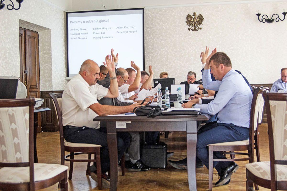 Dwie skargi na burmnistrza Kisiela, obie odrzucone