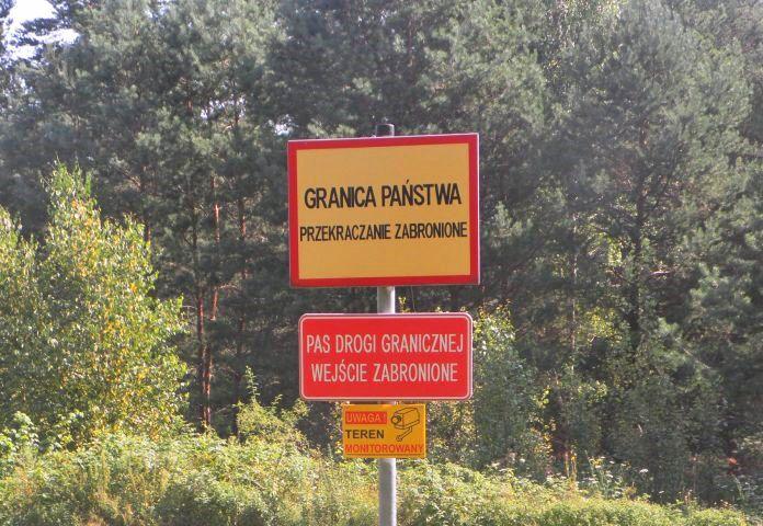Kolejne bardzo drogie zdjęcie. Turyści ignorują tablice ostrzegawcze
