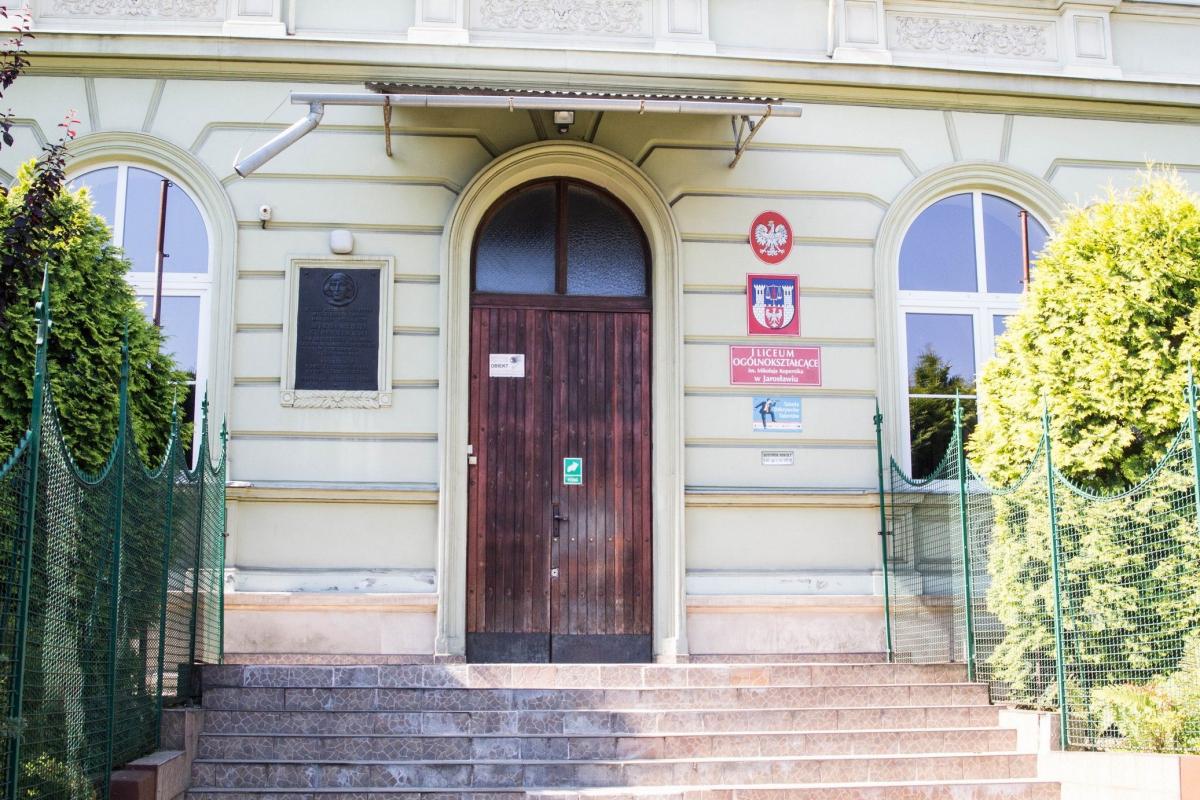 W szkołach tłoczno, ale bez dramatu