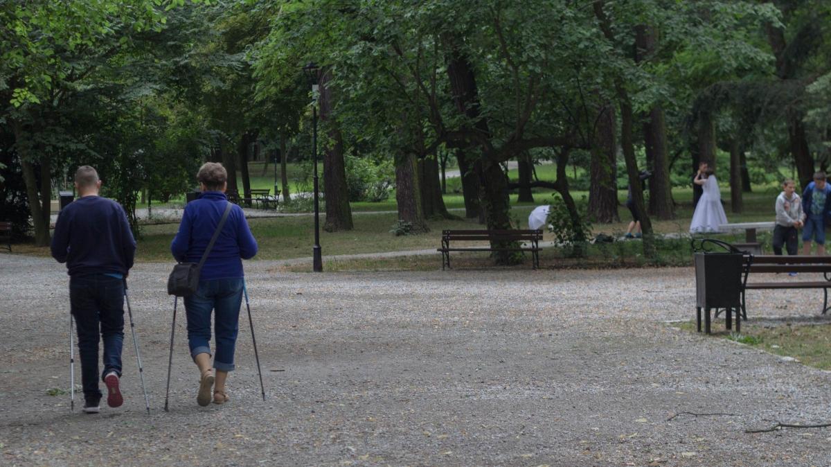 Ogrodzenie do poprawki? Nowy-stary problem w parku im. Bohaterów Monte Cassino