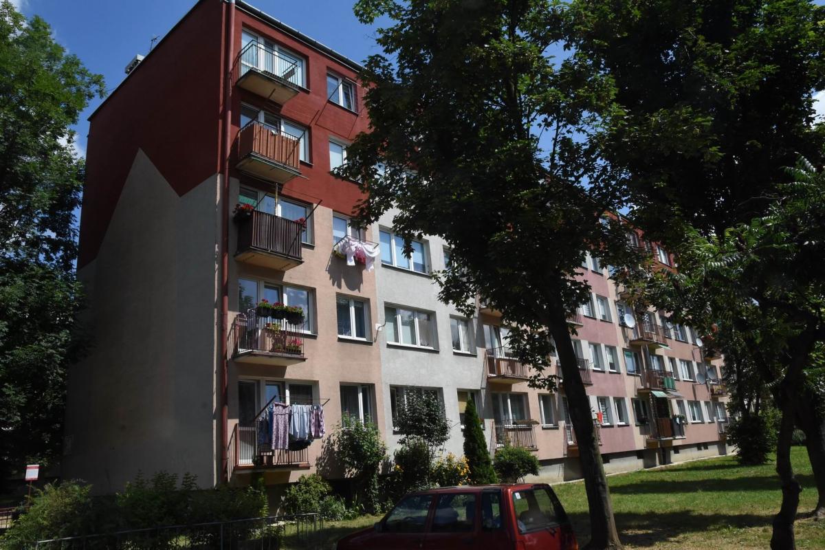 Mieszkańcy: Piwnica zalana ściekami, a spółdzielnia nie sprząta