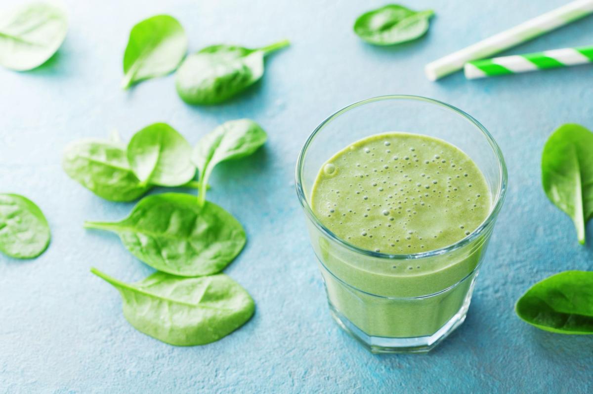 Szpinakowe smoothie na 3 sposoby