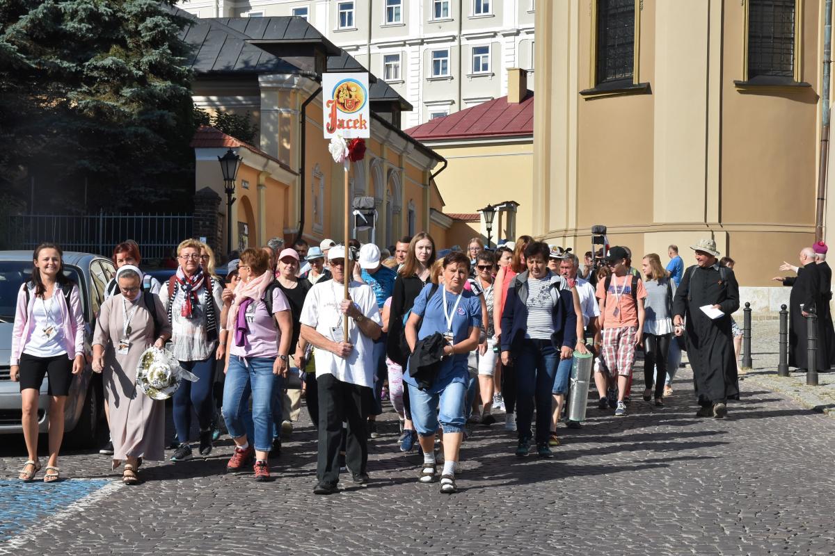 – Póki mogę, to wędruję – mówi 77-letni pan Jakub [ZDJĘCIA]