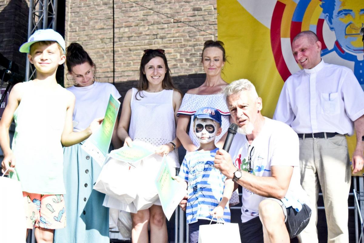   Upalna „Augustiada” dla upalnej Gambii [ZDJĘCIA]