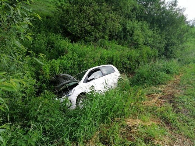 Stracił panowanie nad pojazdem na prostej drodze. Trafił do szpitala