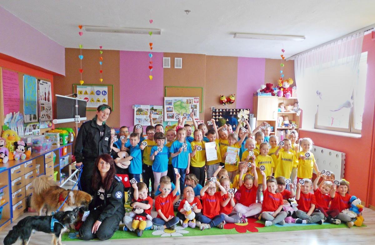 Maluchy w przyjaźni ze zwierzętami [ZDJĘCIA]
