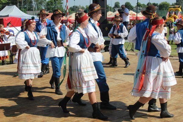 Przegląd zespołów tańca ludowego
