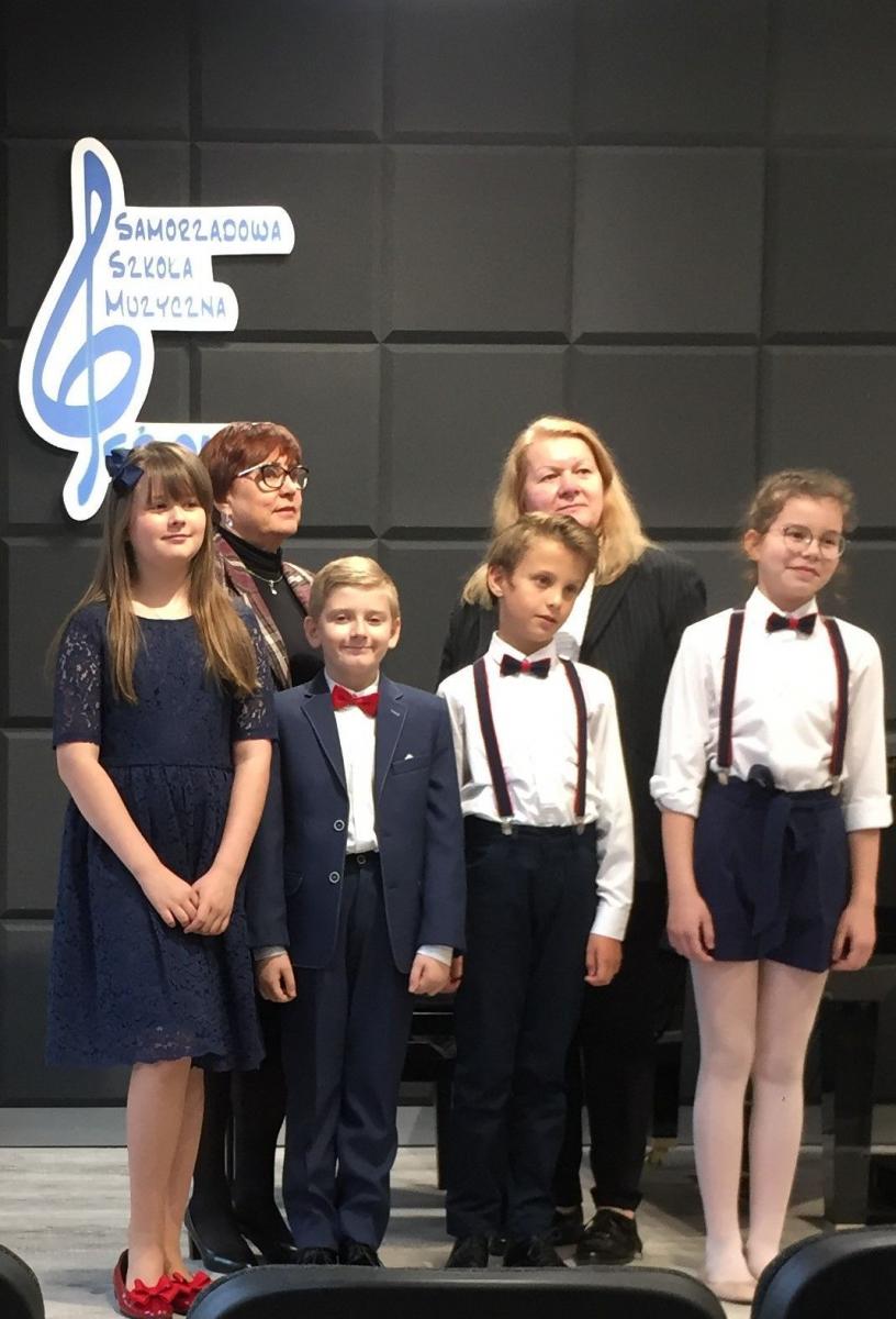 Kolejne sukcesy młodych pianistów 