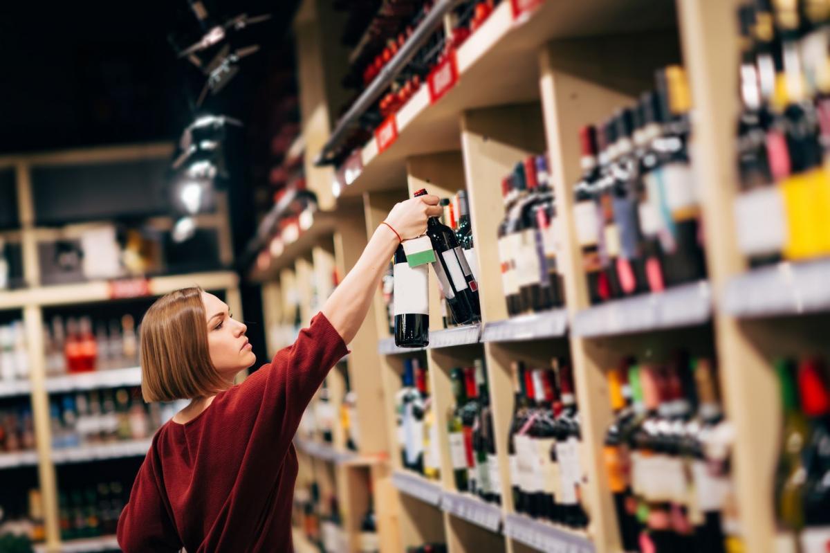 Alkohol 25 metrów od szkół i kościołów