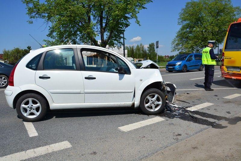 Zderzenia citroena z autobusem [ZDJĘCIA]