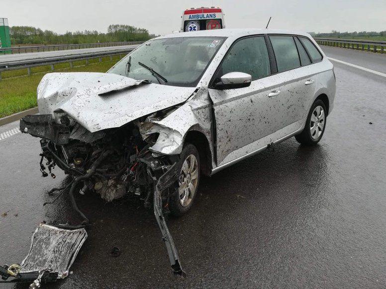 Groźna kolizja na autostradzie [ZDJĘCIA]