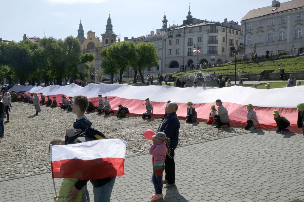 Przemyśl w narodowych barwach. Jak świętowaliśmy Dzień Flagi RP?