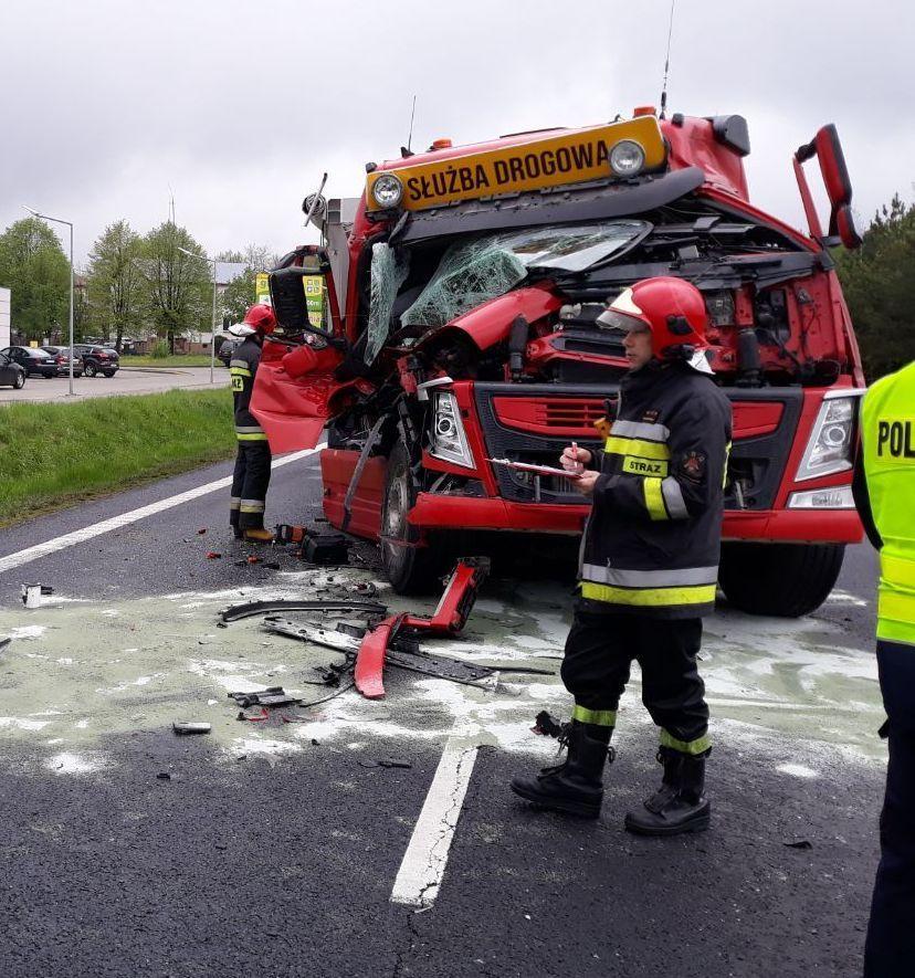 Zderzyły się dwie ciężarówki. 3-godzinna blokada drogi