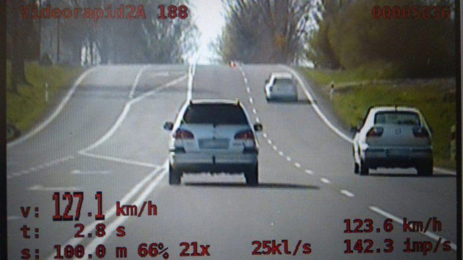 Za szybko i z promilami. Kierowca stracił prawo jazdy