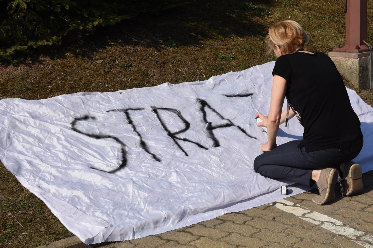 Nauczyciele: – My też jesteśmy rodzicami [ZDJĘCIA ZE STRAJKU]