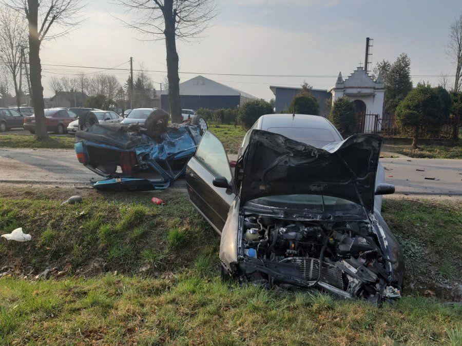 Groźnie wyglądający wypadek. Zderzenie audi z seatem [ZDJĘCIA]