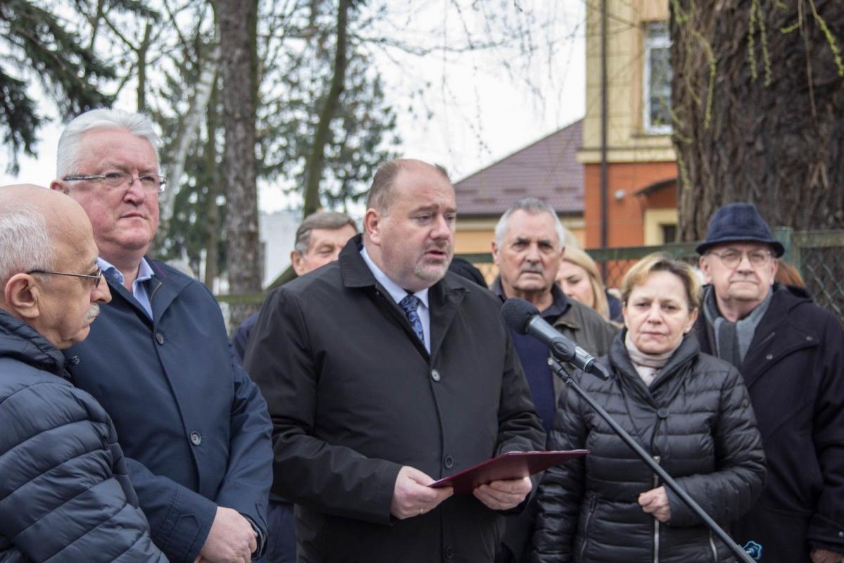 Burmistrz oskarża starostę, starosta burmistrza. Przepychanka o Żeromskiego trwa w najlepsze