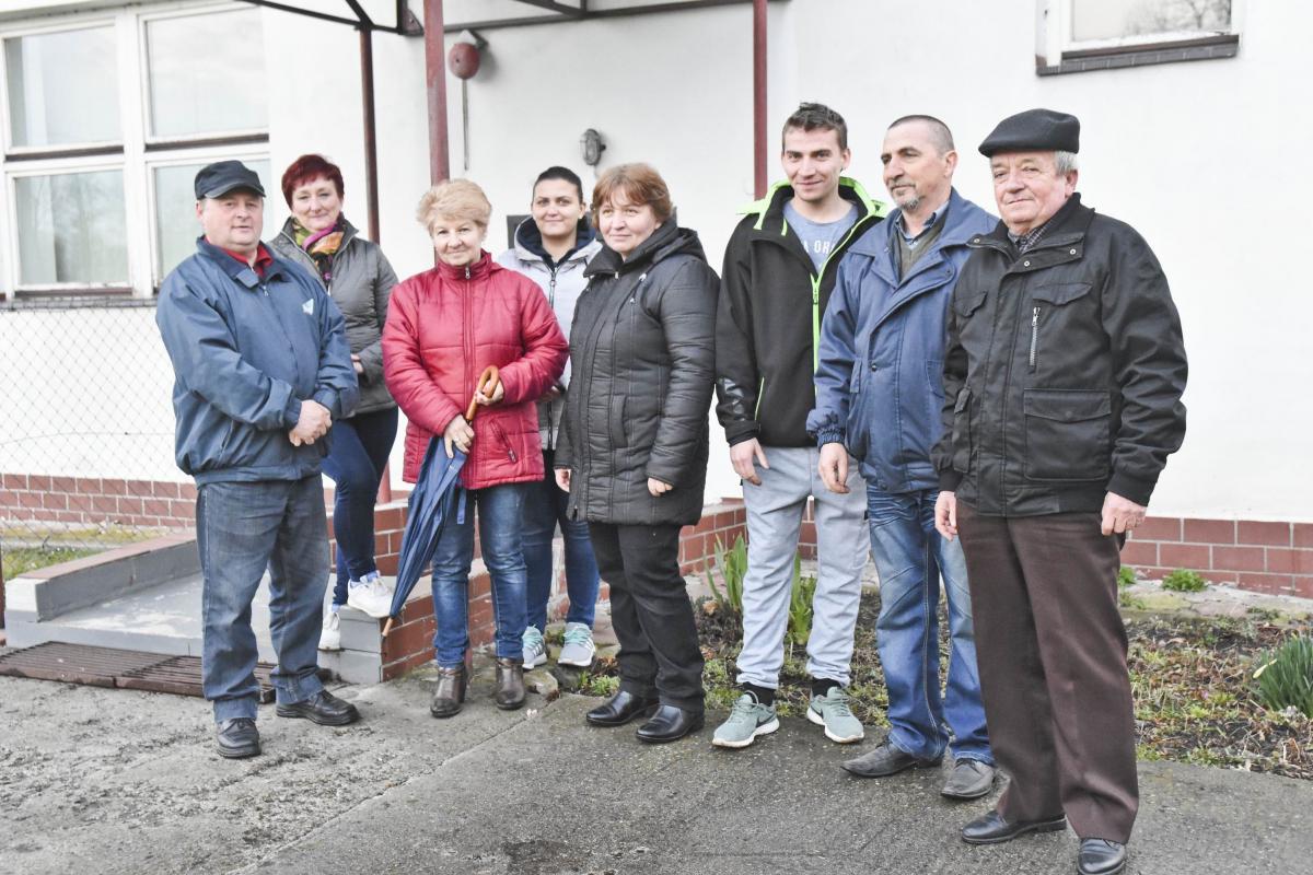 Szkoła liczy 4 uczniów. Rodzice ją obronili