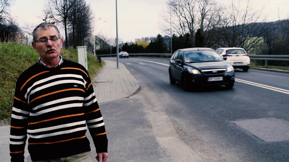 Walczą o lustro na skrzyżowaniu ulic Grunwaldzkiej i Zachariasiewicza [WIDEO]
