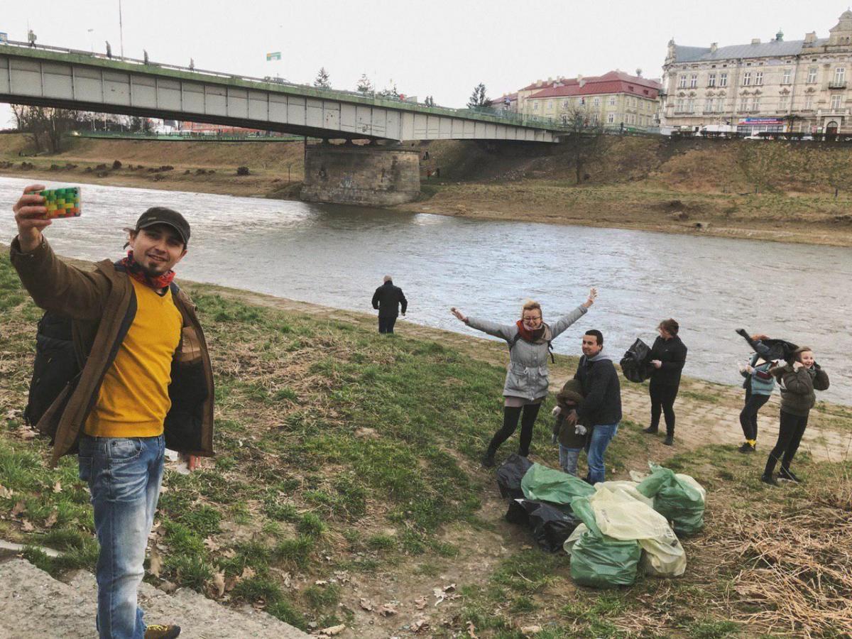 Wzięli sprawy w swoje ręce. Śmieci wylądowały w workach [ZDJĘCIA]