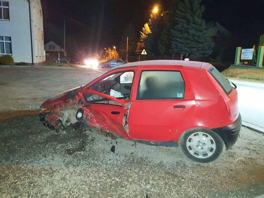 Pijany kierowca spowodował wypadek. 2 osoby ranne [ZDJĘCIA]