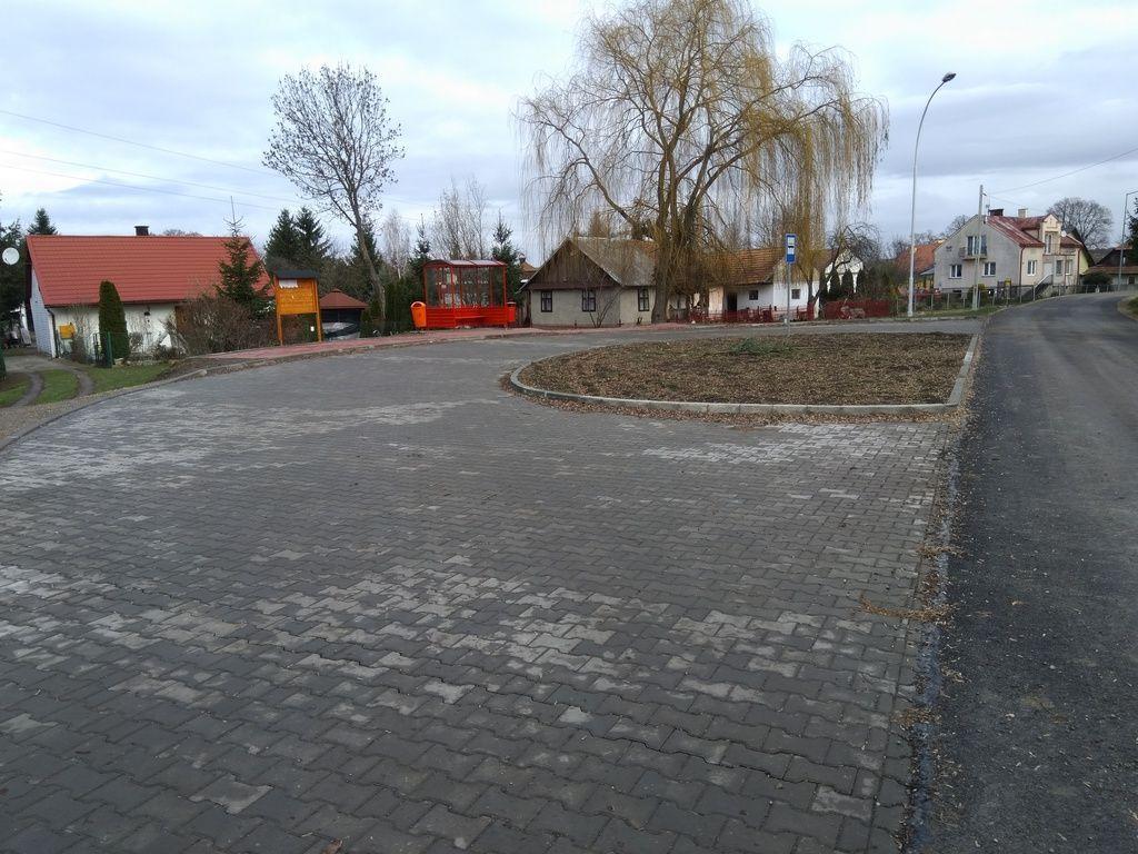 Nowe autobusy, wiaty i zatoki