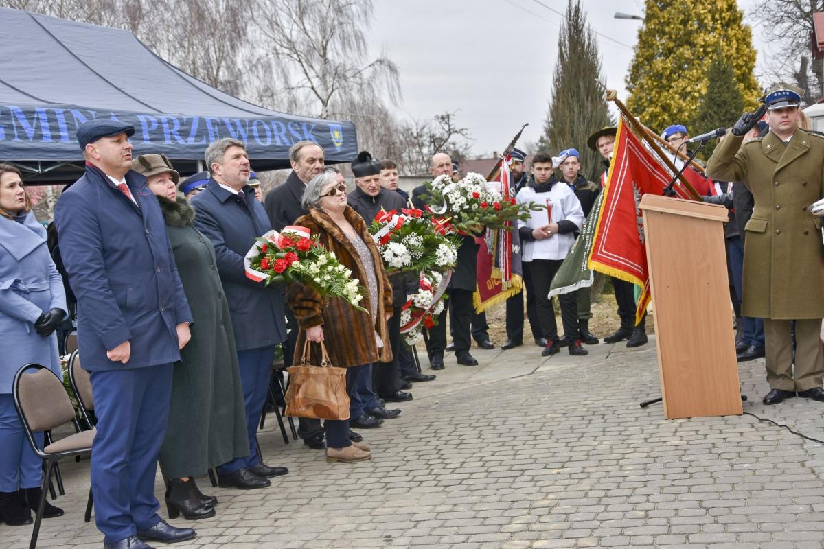 O trudnej drodze do wolności