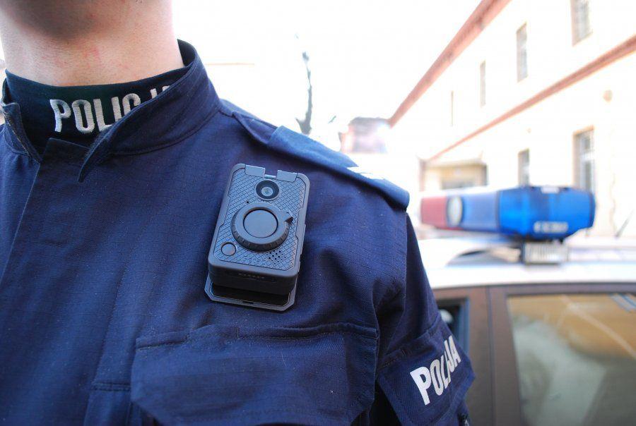 Policjanci zostali wyposażeni w kamery