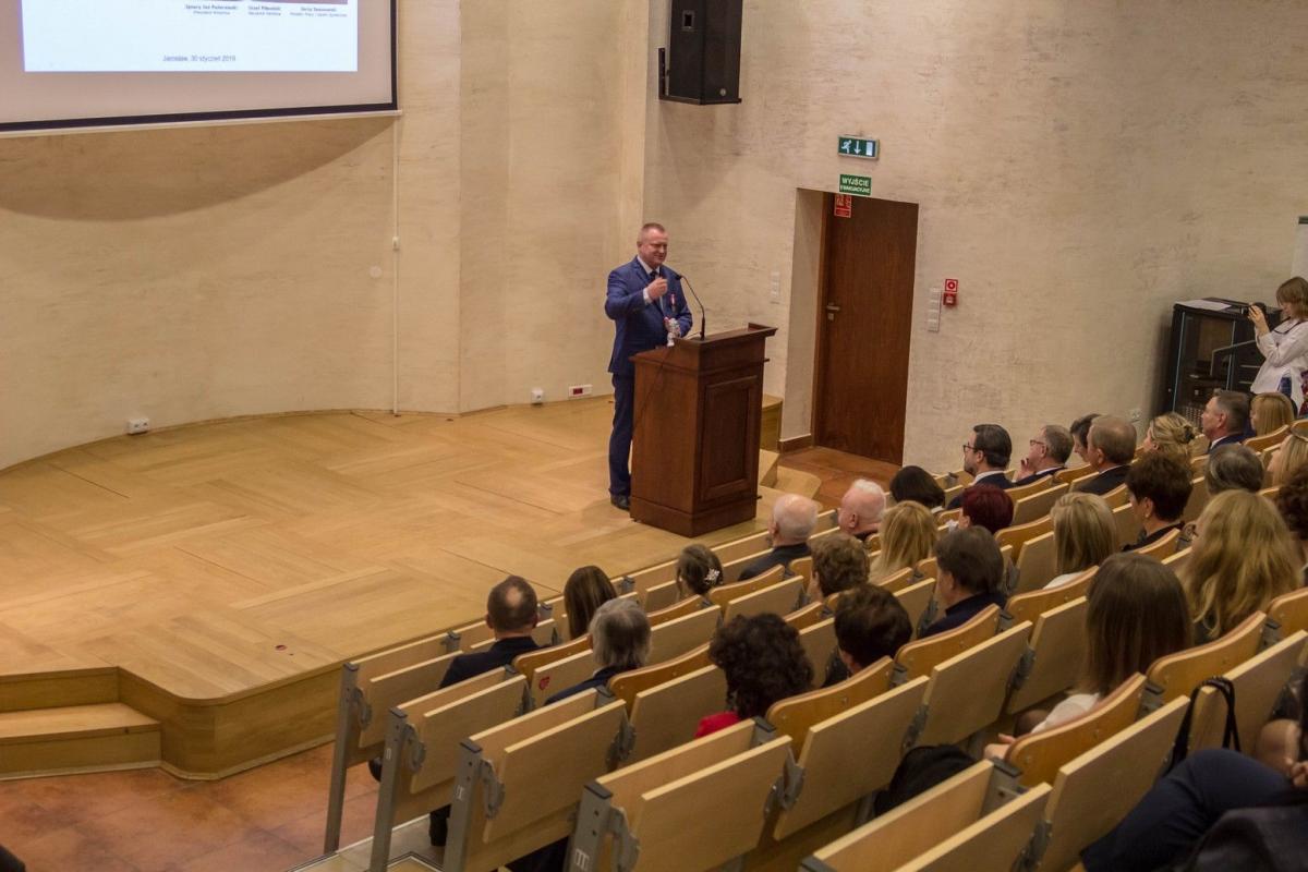 Setny jubileusz jarosławskiego „pośredniaka”