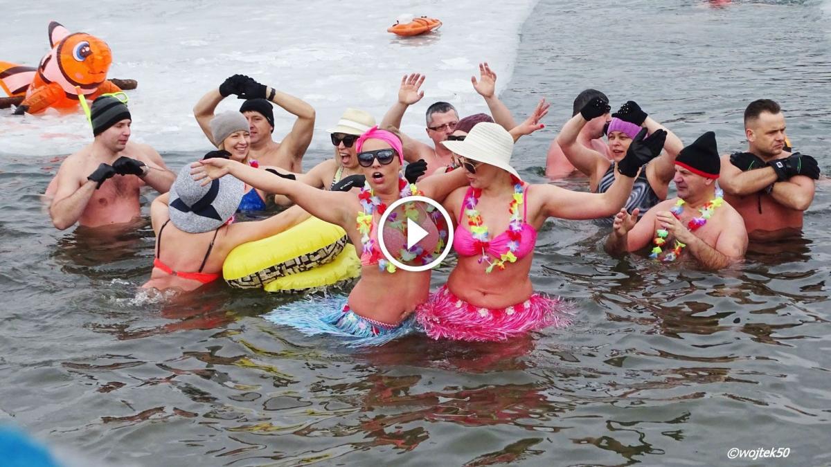 Tropiki w środku zimy. Morsowanie przy Sanockiej [WIDEO, ZDJĘCIA]