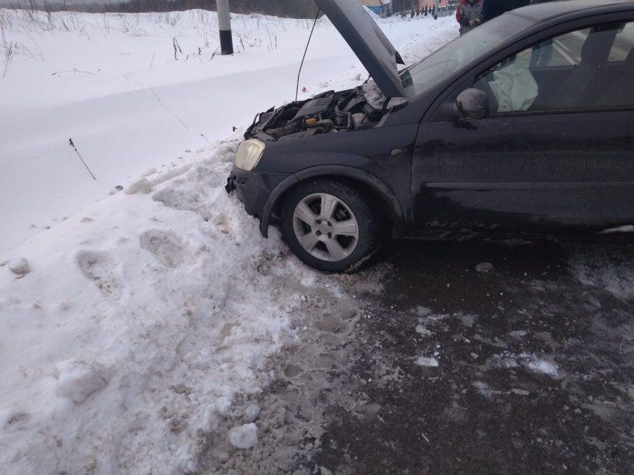 Opel corsa zderzył się z... dzikiem