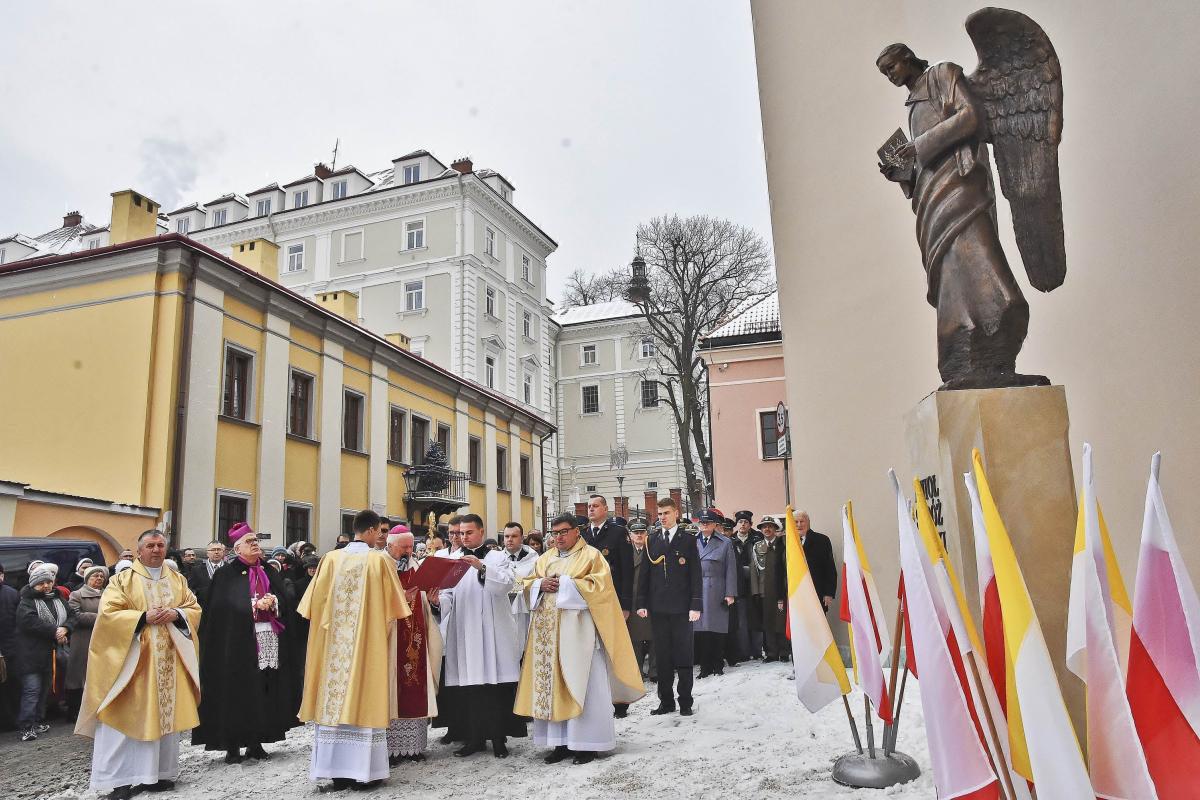 Figura anioła poświęcona