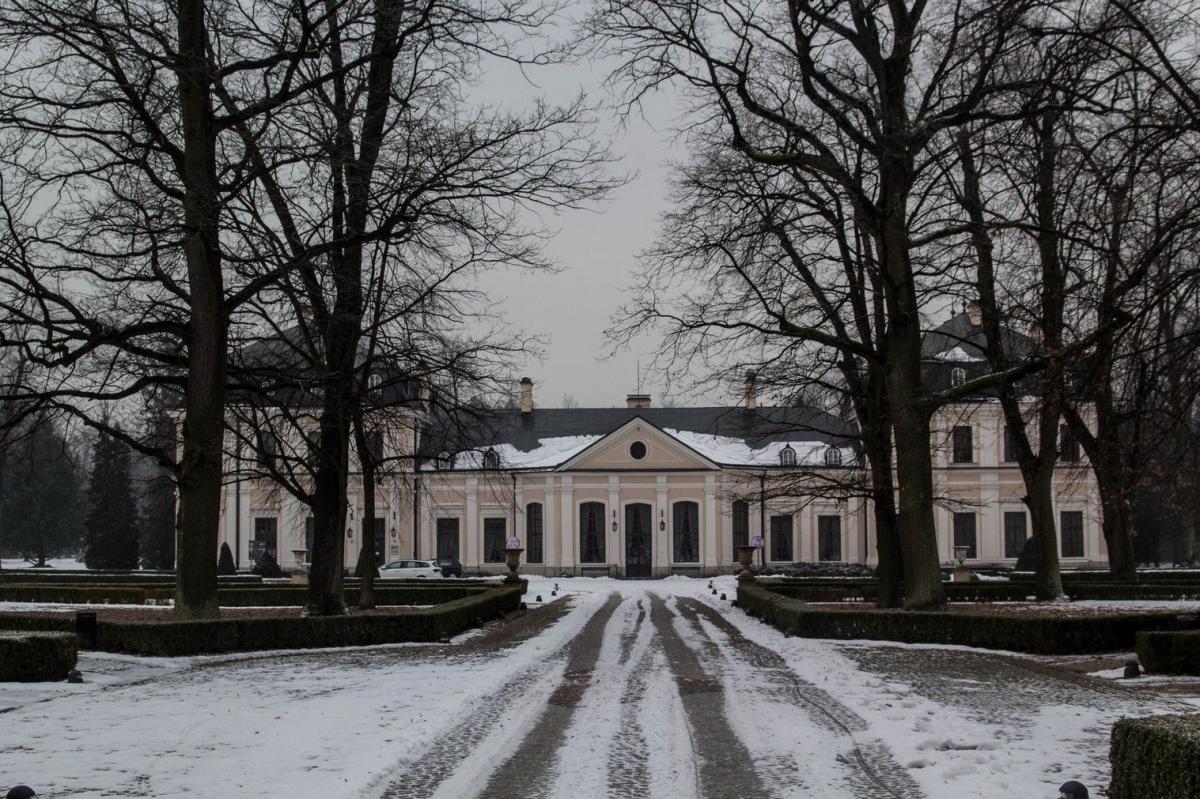Dzierżawca zabrał co jego. Pałac czeka na lepsze czasy