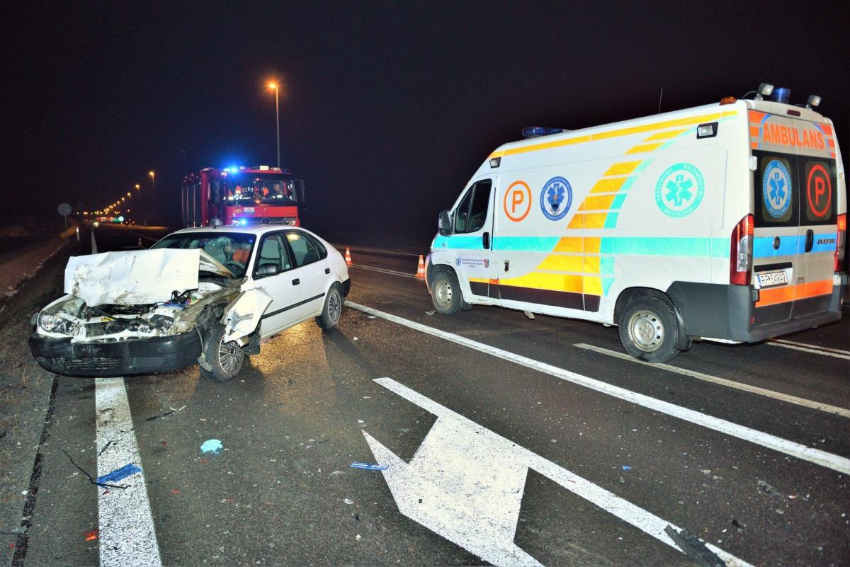 Nie zachował bezpiecznej odległości i najechał na naczepę [ZDJĘCIA]