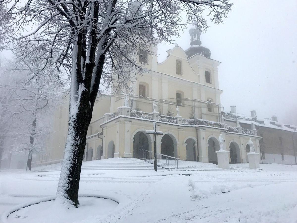 Franciszkanin przyjął krzyż misyjny
