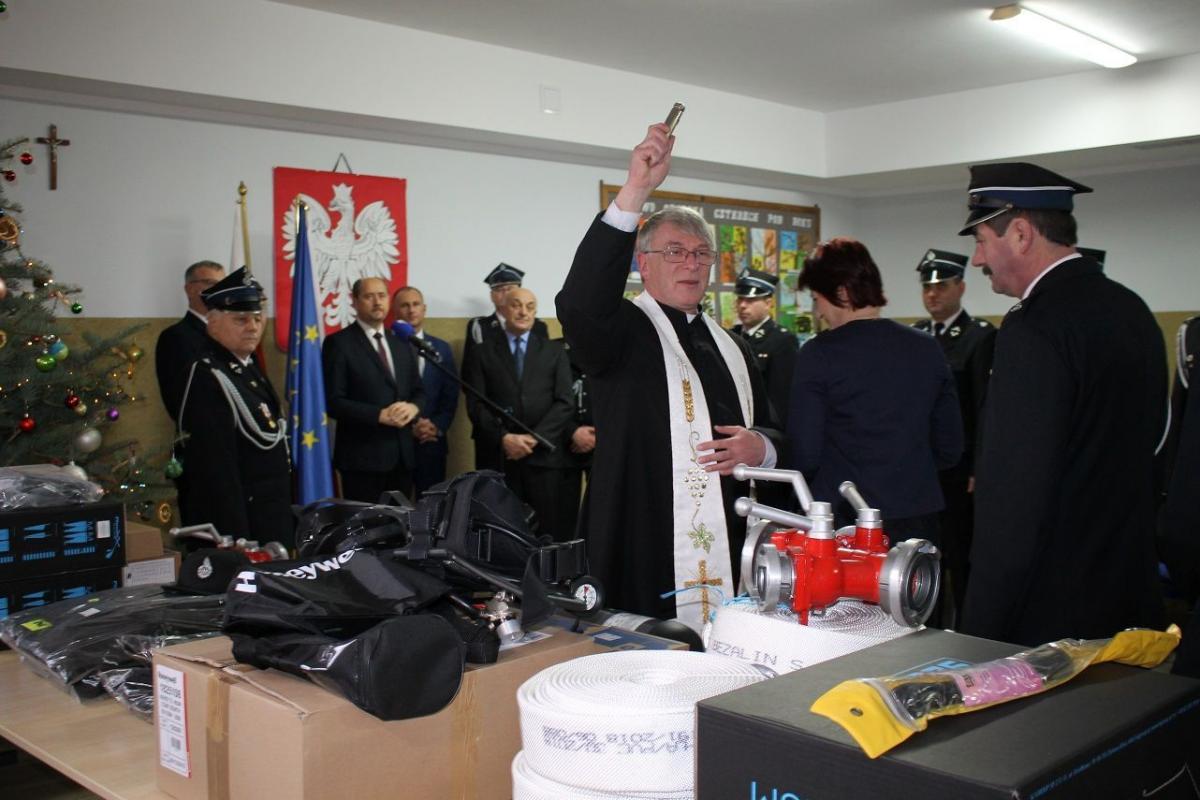 Nowy sprzęt dla strażaków i wizyta ministra