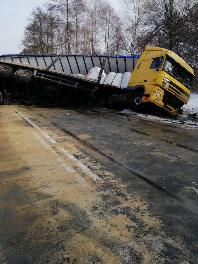 Tragedia na drodze. Zderzenie tira z autem osobowym 