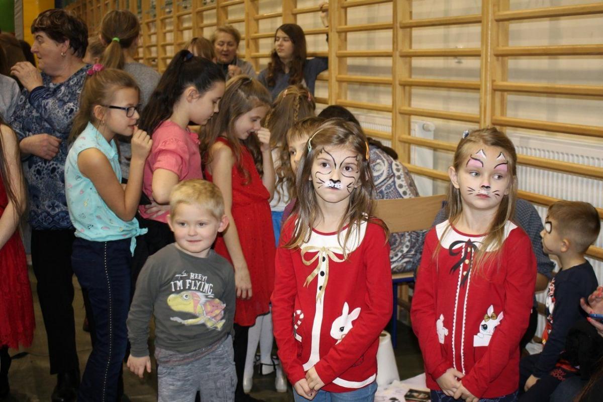 Skarpety dla wójta, 280 paczek od Mikołaja 