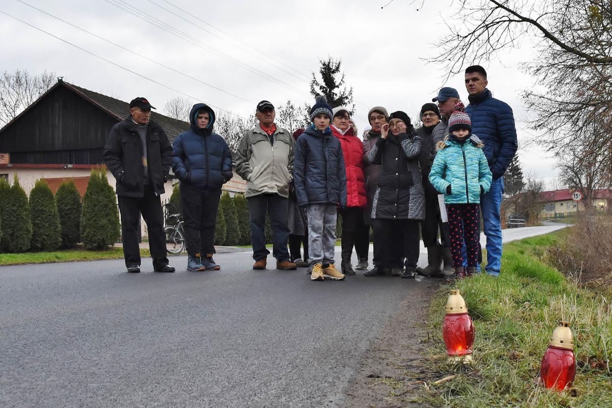 Zginęła kobieta. Ludzie chcą chodnika