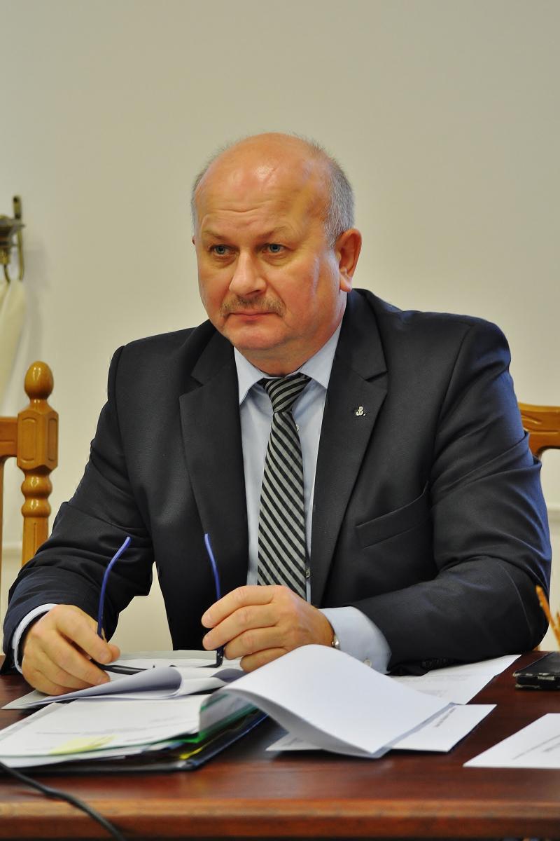 Prawie 10 tys. zł dla starosty
