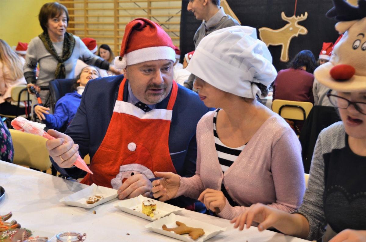 Piernikowe „cegiełki”. Pomóżmy dzieciom spełnić marzenia [ZDJĘCIA]